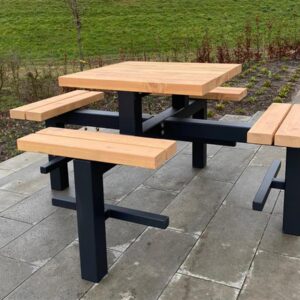 8 persoons bartafel geassembleerd